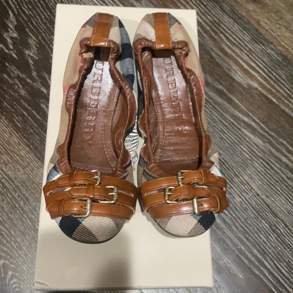 Burberry ballerina shoes